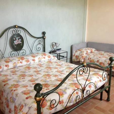 伊尔卡萨莱圣马蒂诺乡村民宿 住宿加早餐酒店 诺尔恰