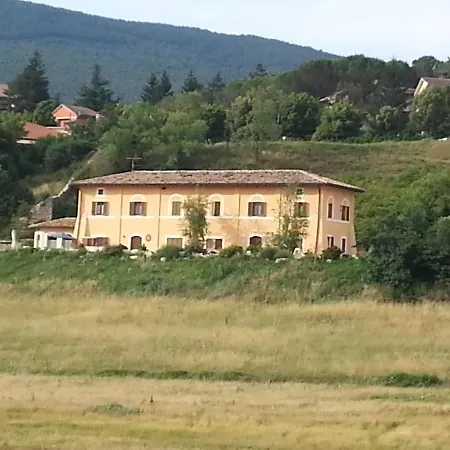 伊尔卡萨莱圣马蒂诺乡村民宿 3* 诺尔恰