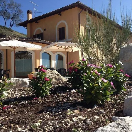Il Casale San Martino Nocleg ze śniadaniem Nursja